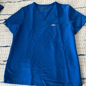COPY - BNWOT Figs Catarina scrub top M royal